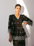 aurelia-black-2.webp